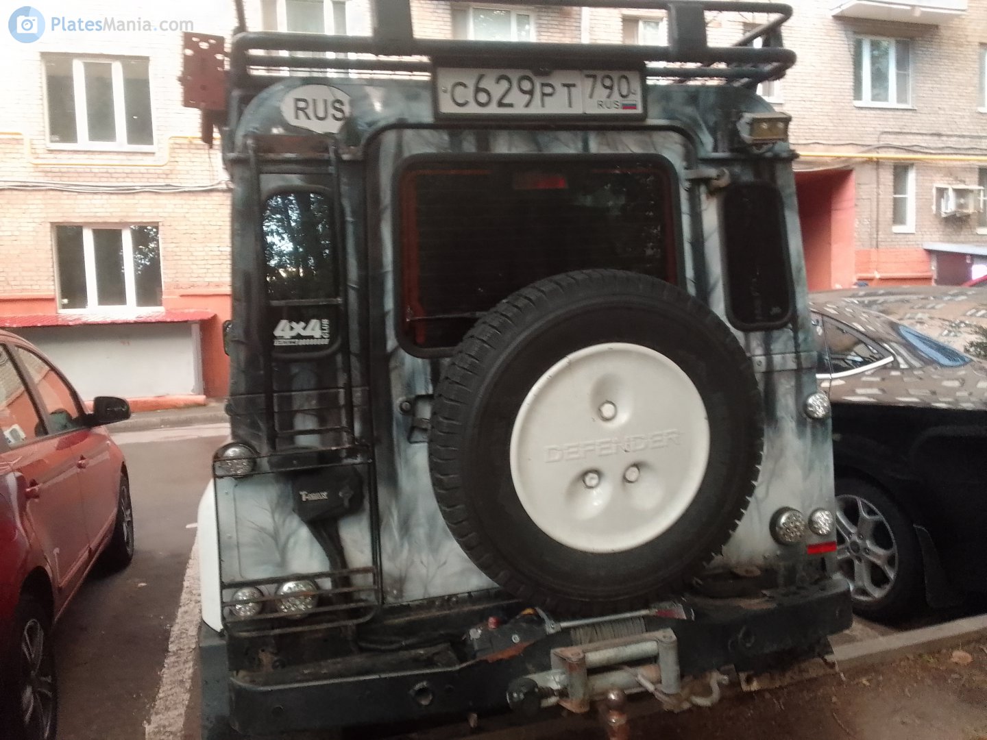 с 629 рт 790, Land Rover Defender 