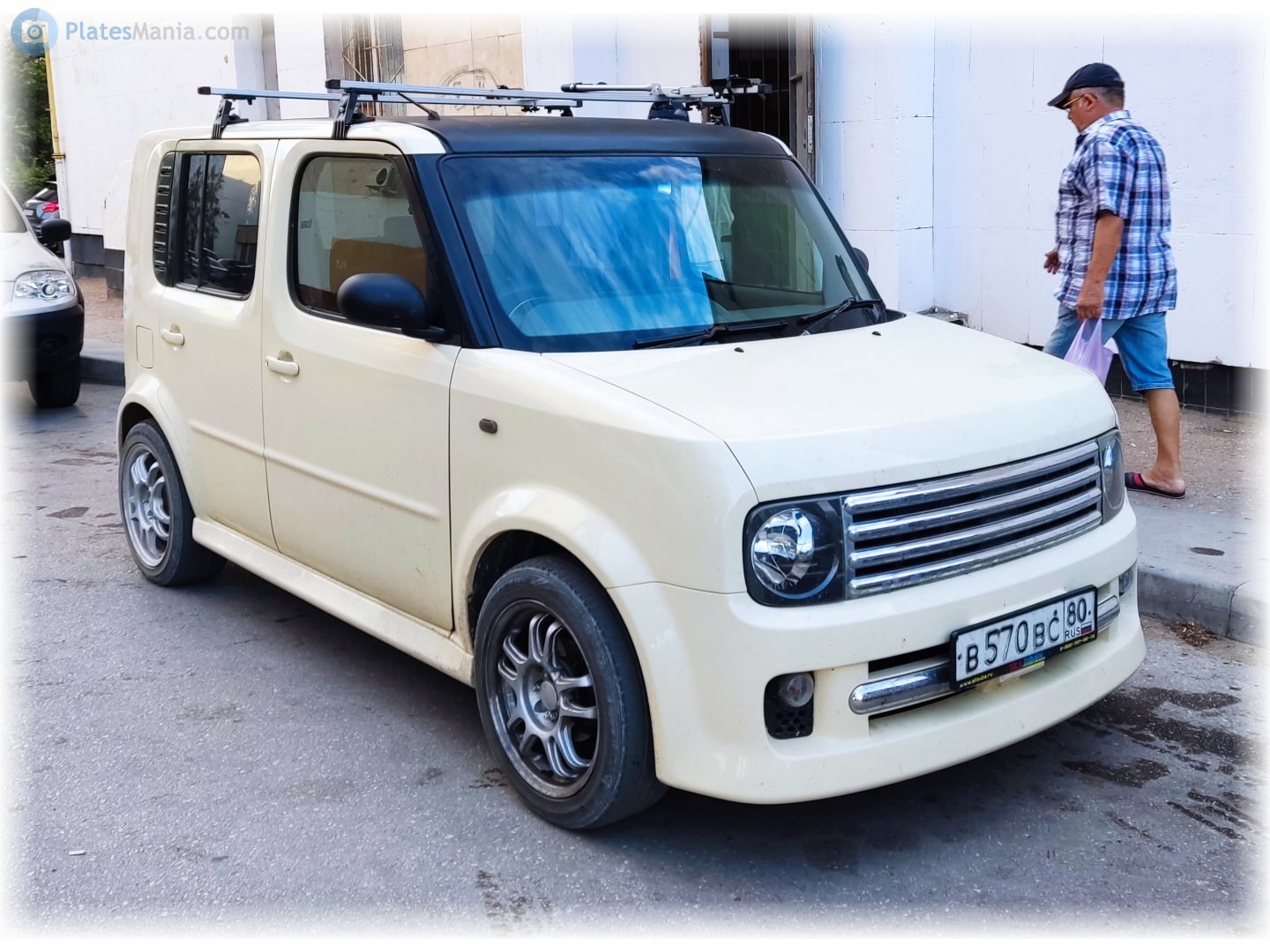 в 570 вс 80, Nissan Cube 2nd gen (Z11), 2002–2008