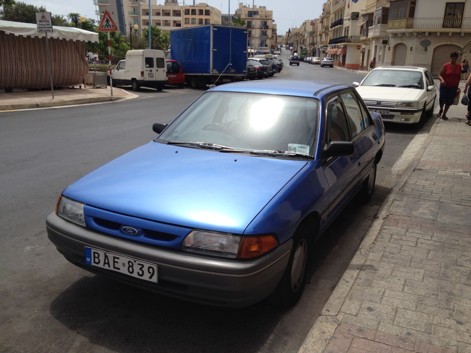 BAE 839, Ford Laser 3rd gen Sedan (KF/KH), 1989–1994 (–1996 for NZ- and –1997 for ID-market)