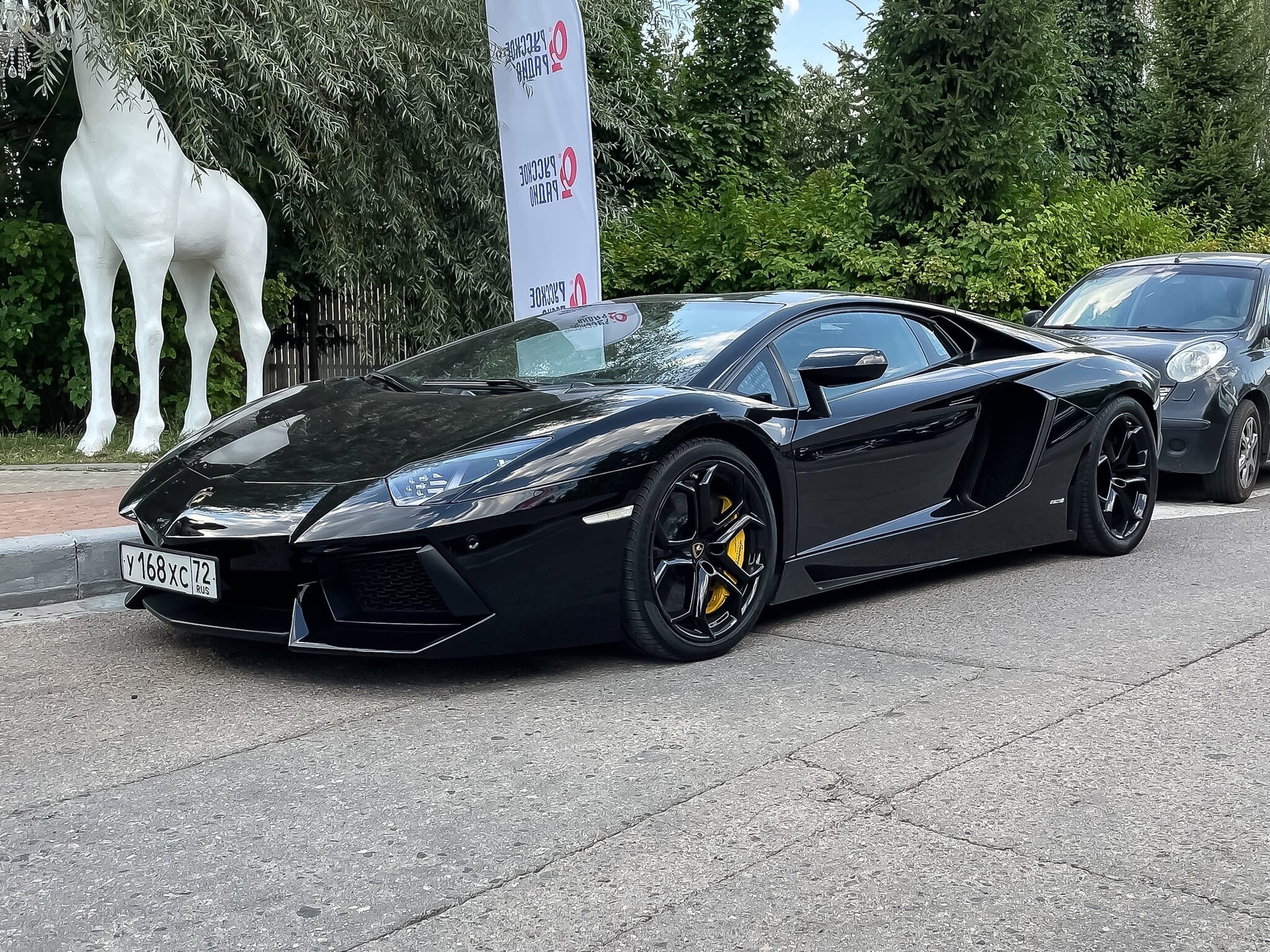 у 168 хс 72, Lamborghini Aventador LP700-4, 2011–2016