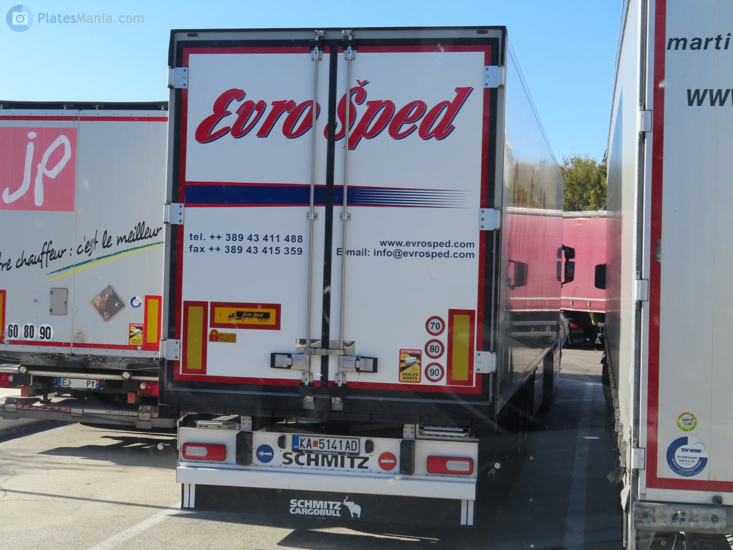 KA 5141 AD, Schmitz SKO 