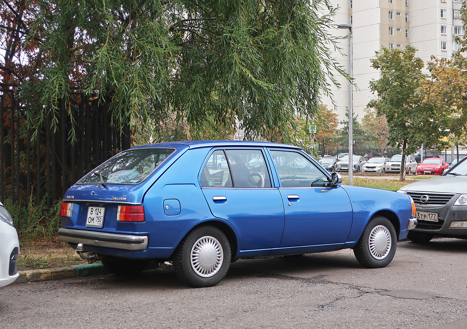 в 124 ом 750, Mazda 323 1st gen 5-door Hatch (FA), 1977–1980