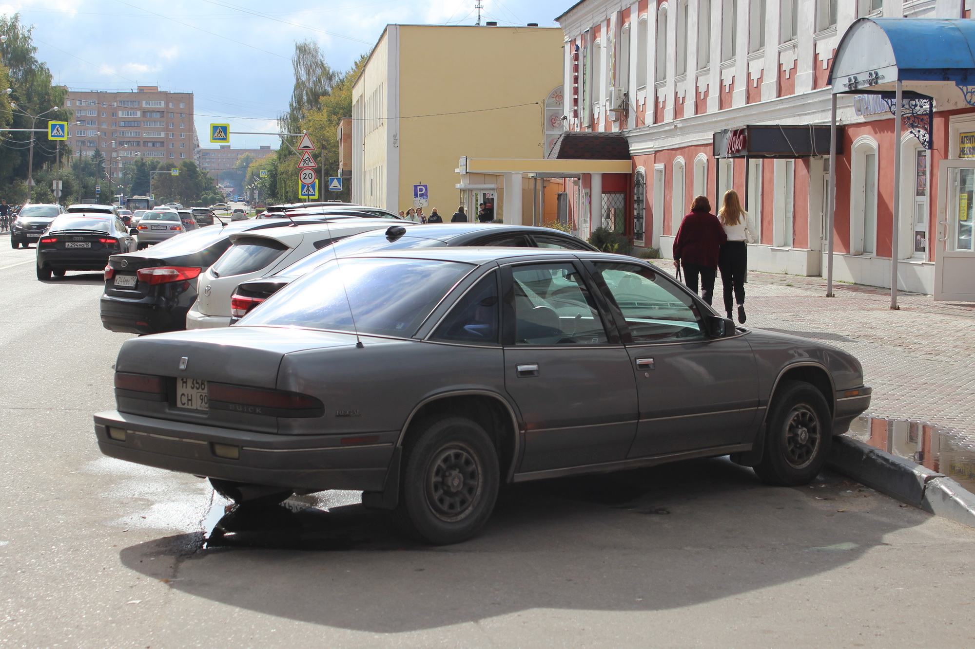 н 356 сн 90, Buick Regal 3rd gen Sedan (19; W-body), 1990–1992