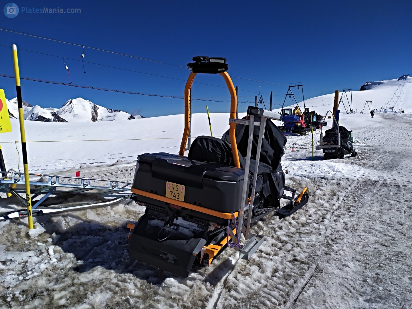 VS 743, Except vehicles and snowmobiles (brown) 