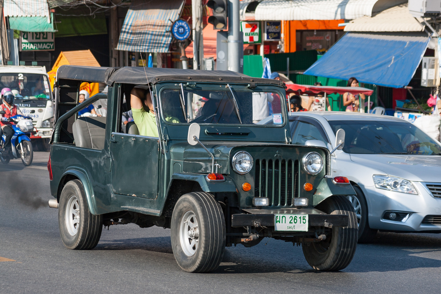 ผก 2615, Mitsubishi Jeep 