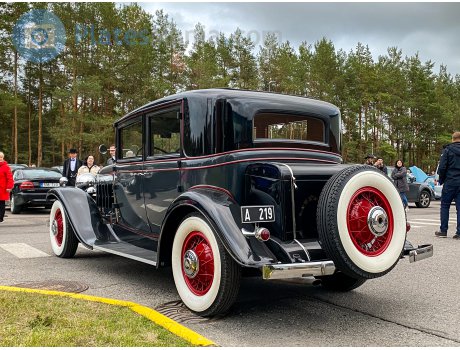 A 219, Cadillac V8