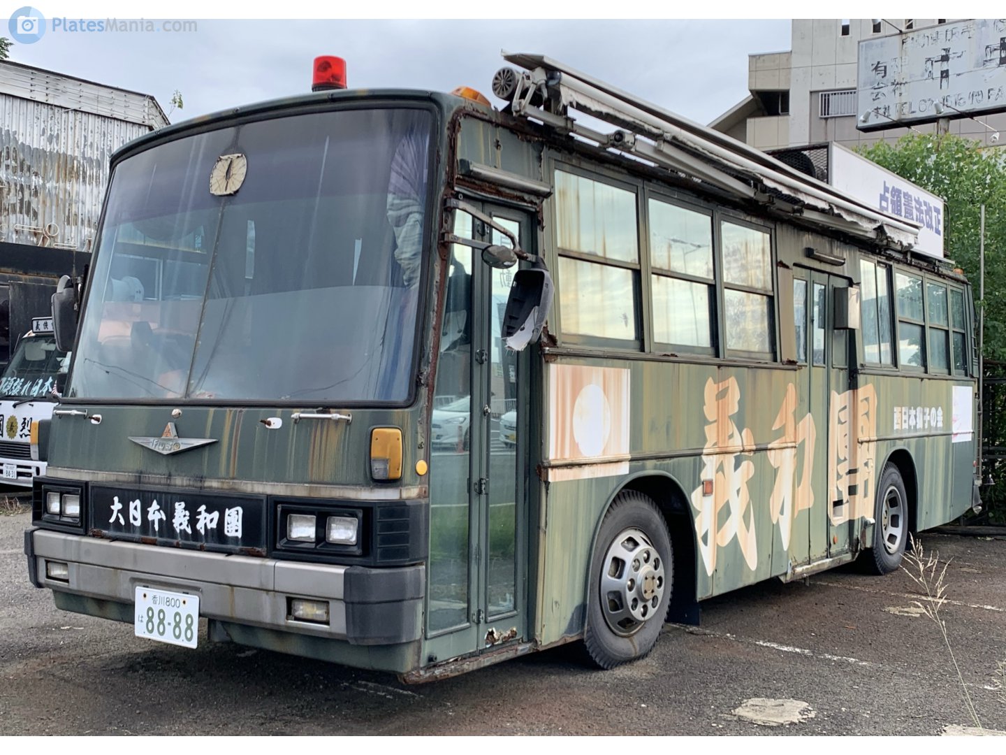 香川 800 は 8888, Nissan Diesel Space Runner RM 