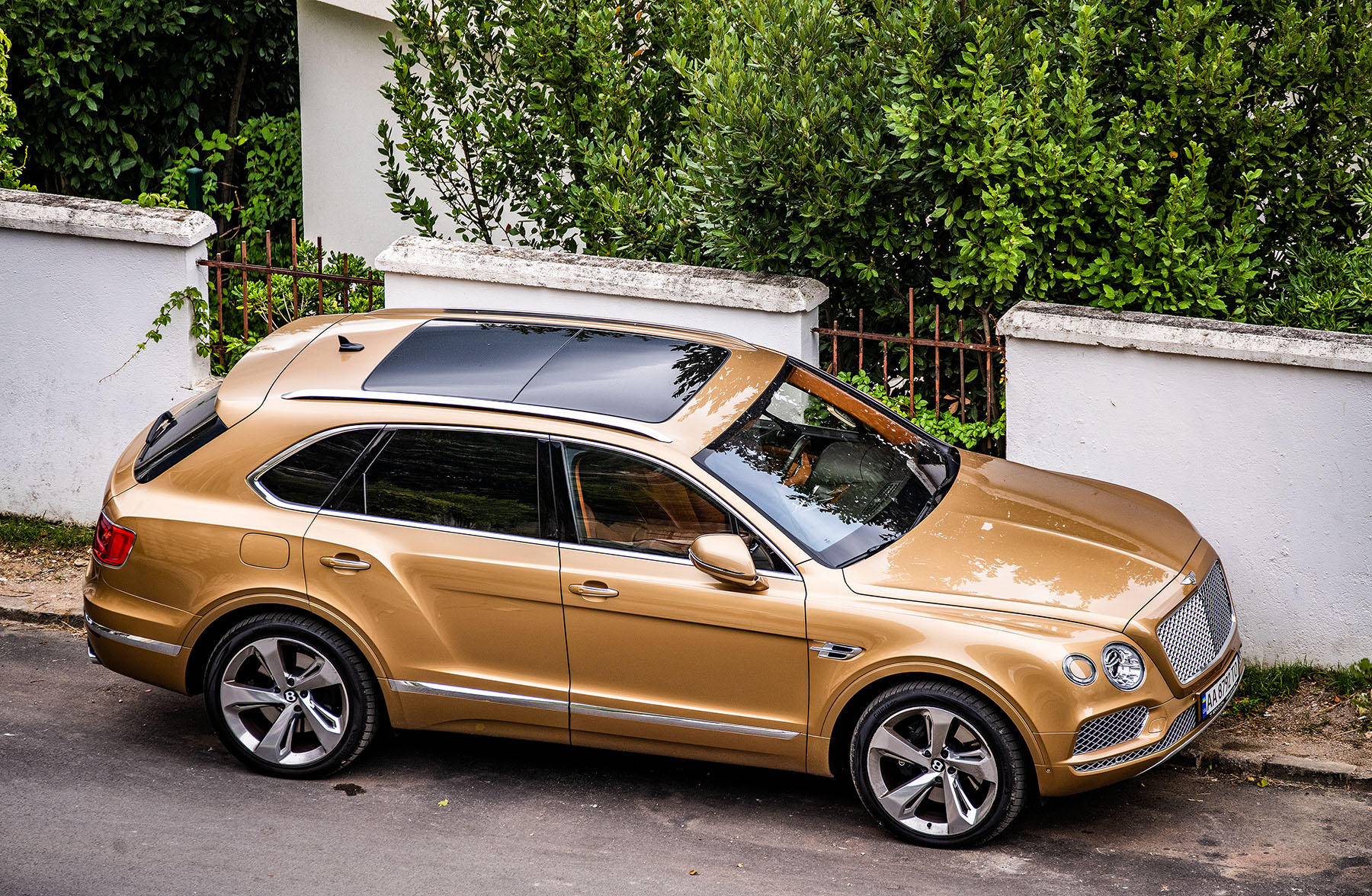 AA 8792 TO, Bentley Bentayga 1st gen (PL71), 2016–2020