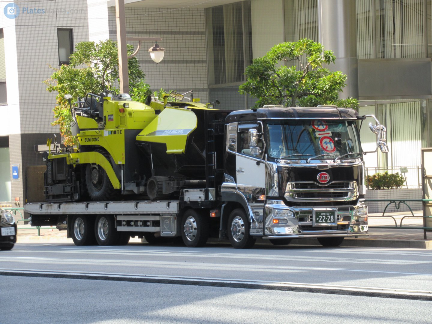 成田 100 か 2228, Nissan Diesel Quon 