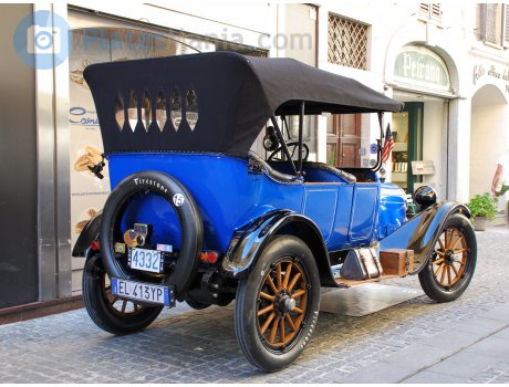 EL 413 YP, Dodge Model 30