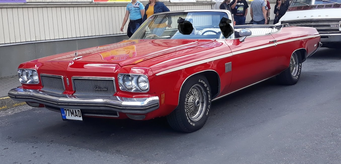 77 MAD, Oldsmobile 88 7th gen 1973 2-door Convertible (67; B-body), 2nd facelift, 1972–1973