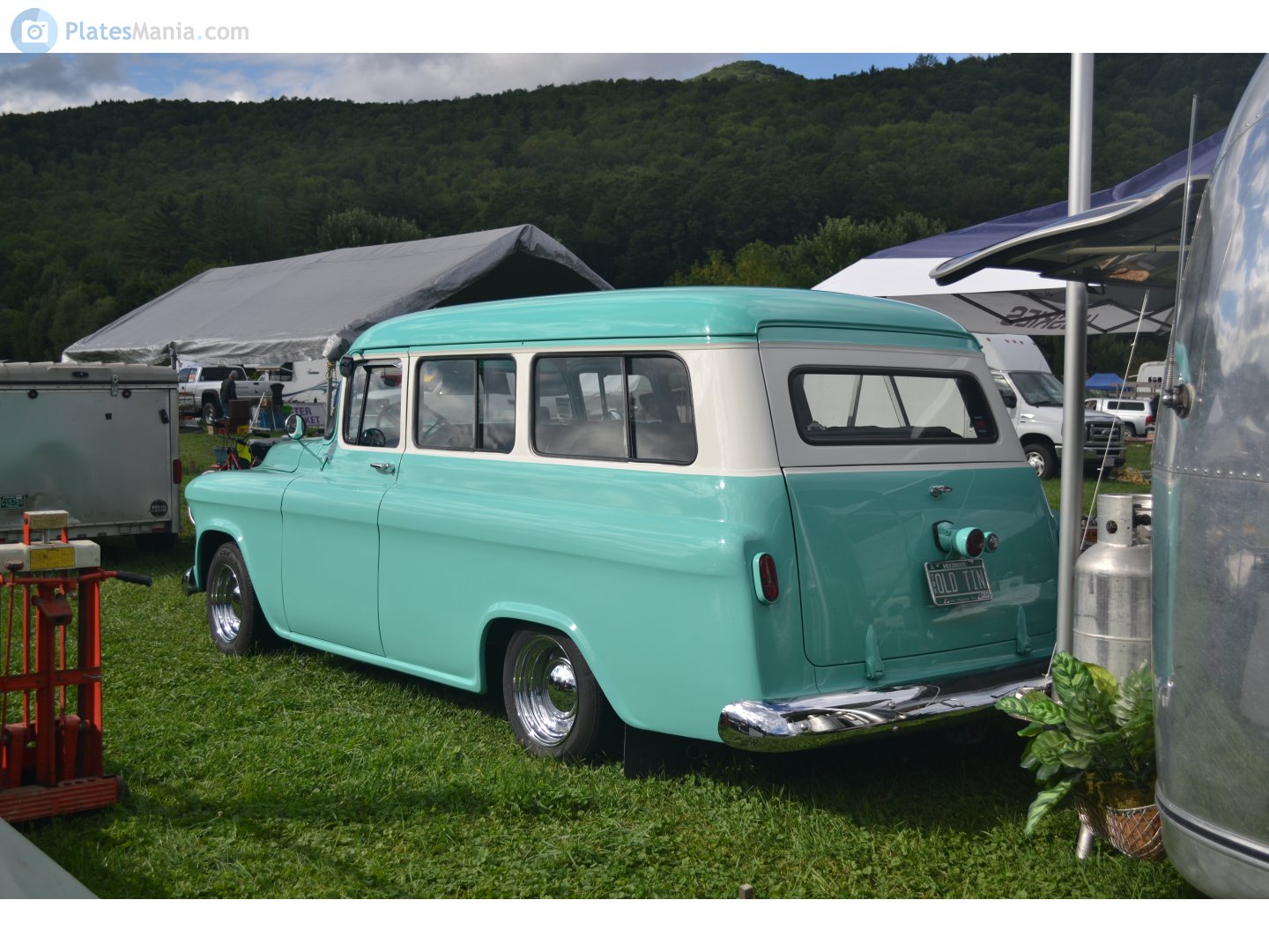 0LD TIN, Chevrolet Task Force Light-Duty 3000 Carryall Suburban (A-body), 1955–1957