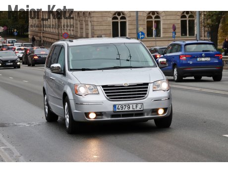 4979 LFJ, Chrysler Grand Voyager