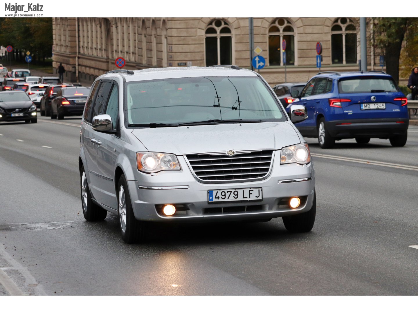 4979 LFJ, Chrysler Grand Voyager 5th gen 2007–2010
