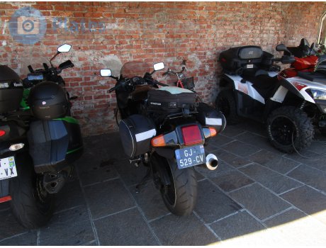 GJ-529-CV, Kawasaki Ninja ZX-11 / ZZ-R1100