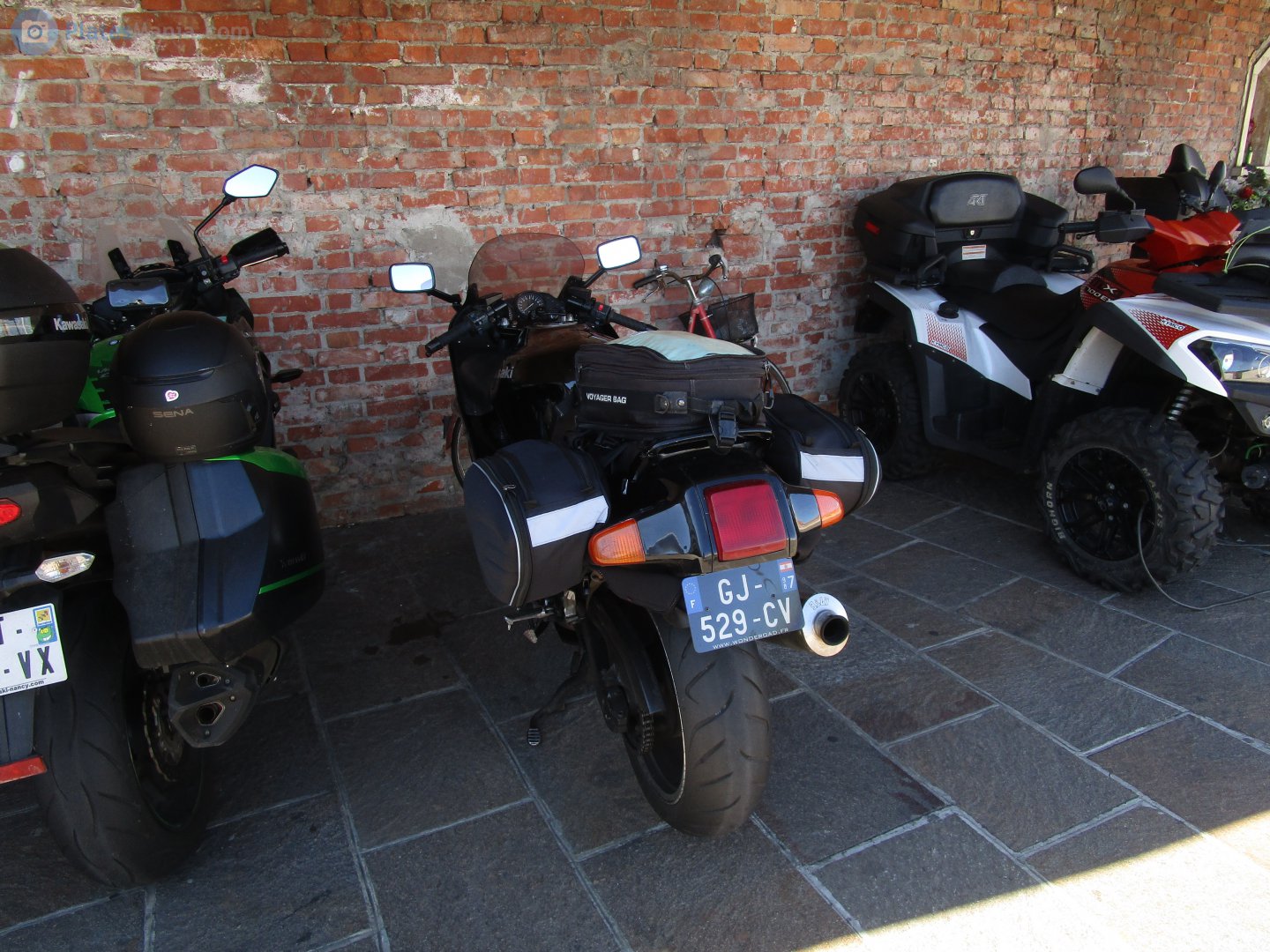 GJ-529-CV, Kawasaki Ninja ZX-11 / ZZ-R1100 