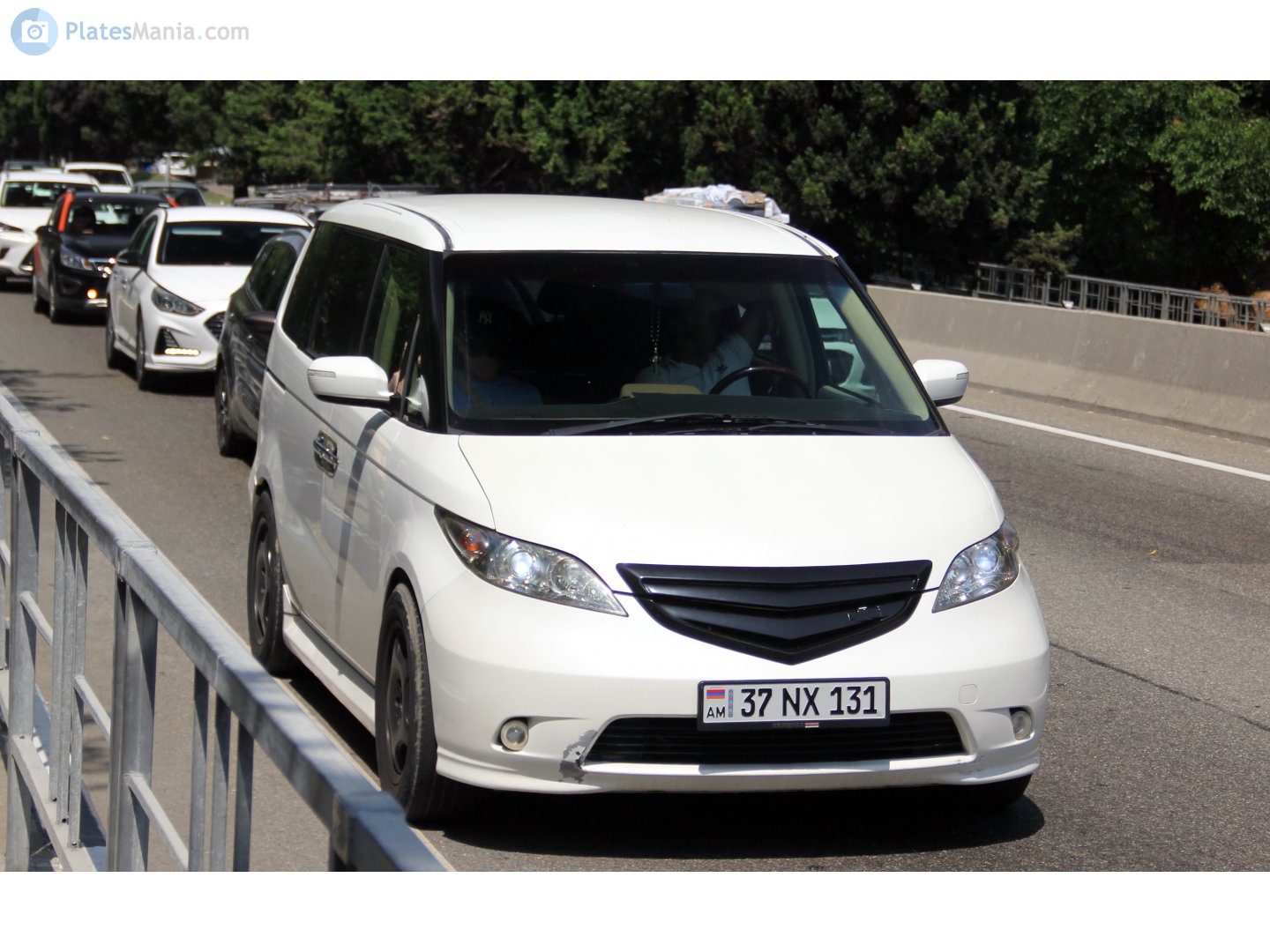 37 NX 131, Honda Elysion 1st gen (RR), 2004–2006