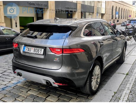7AU 8061, Jaguar F-Pace