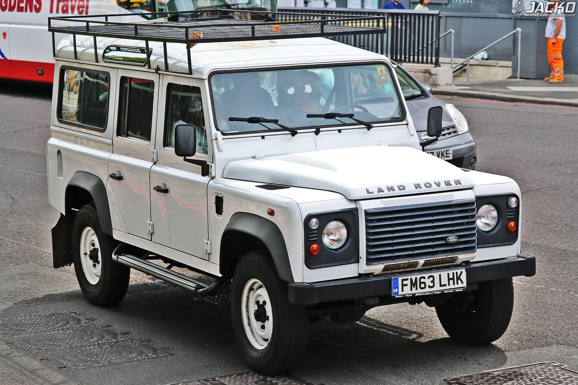FM63LHK, Land Rover Defender 1st gen 110