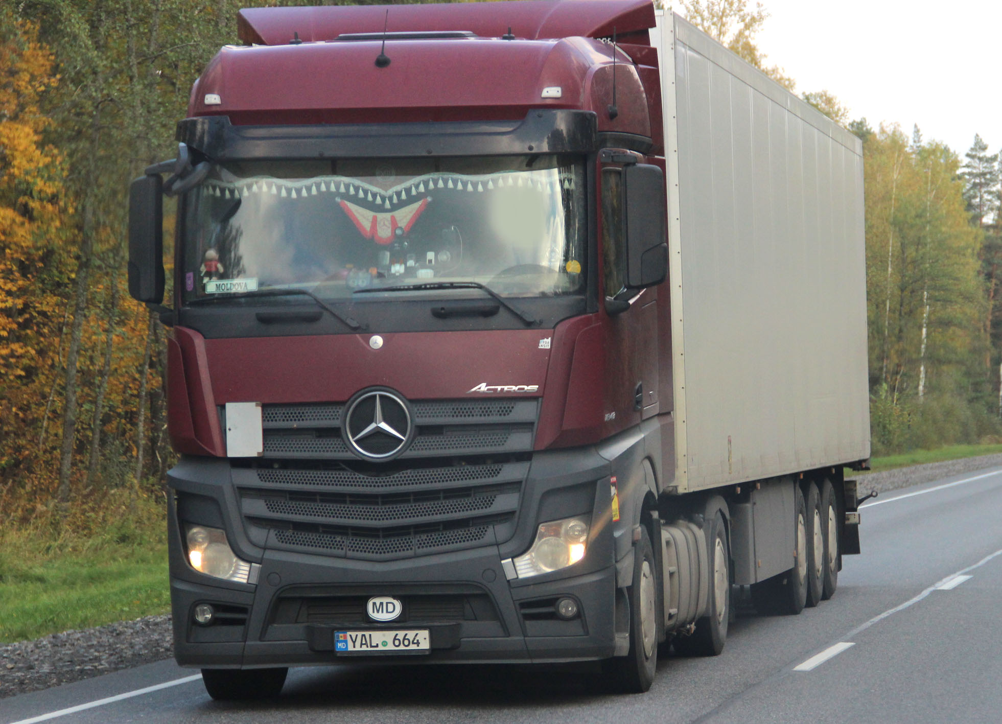 YAL 664, Mercedes-Benz Actros 3rd gen (MP4/MP5), 2011–