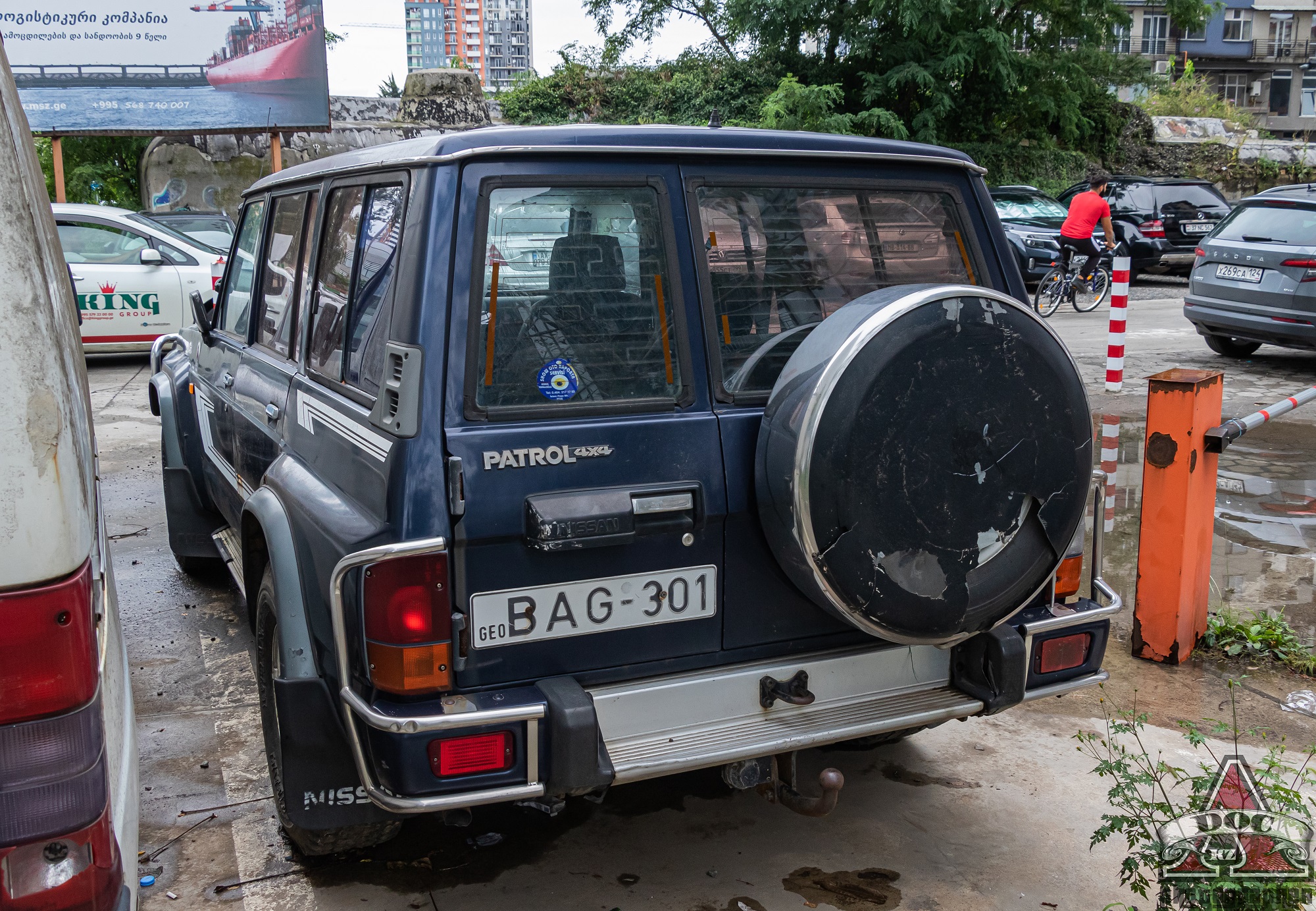BAG-301, Nissan Patrol 4th gen 5-door SUV (Y60), 1987–1997