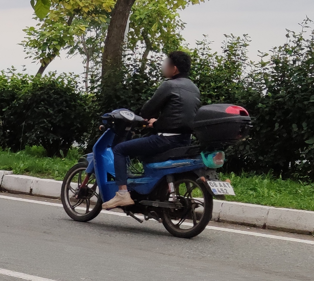 08 AAT 452, Mondial (UMA) Snappy 