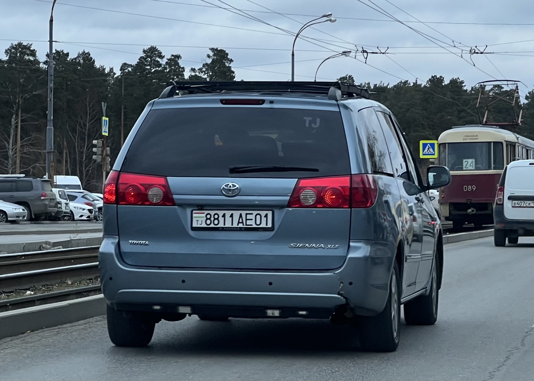 8811AE01, Toyota Sienna 2nd gen (XL20), 2003–2009
