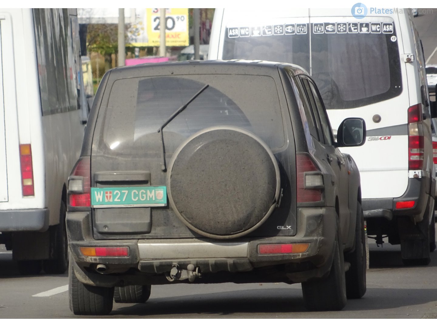 W 27 CGM, Mitsubishi Pajero 