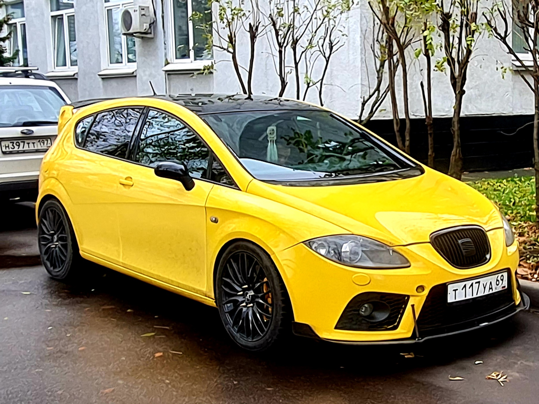 т 117 уа 69, SEAT León 2nd gen (1P1), 2005–2012