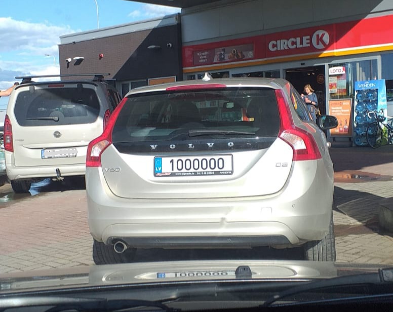 1000OOO, Volvo V60 1st gen (155/157), 2010–2018