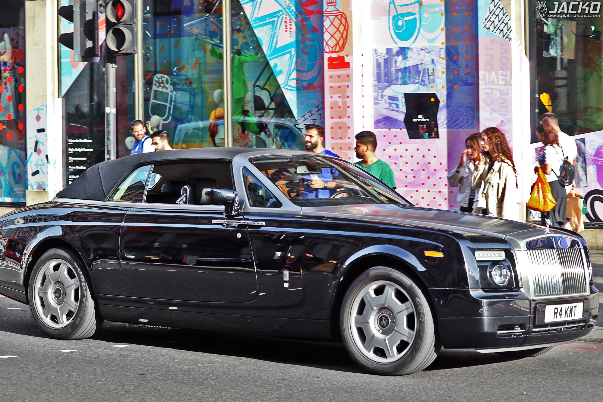 R4KWT, Rolls-Royce Phantom Drophead Coupé 