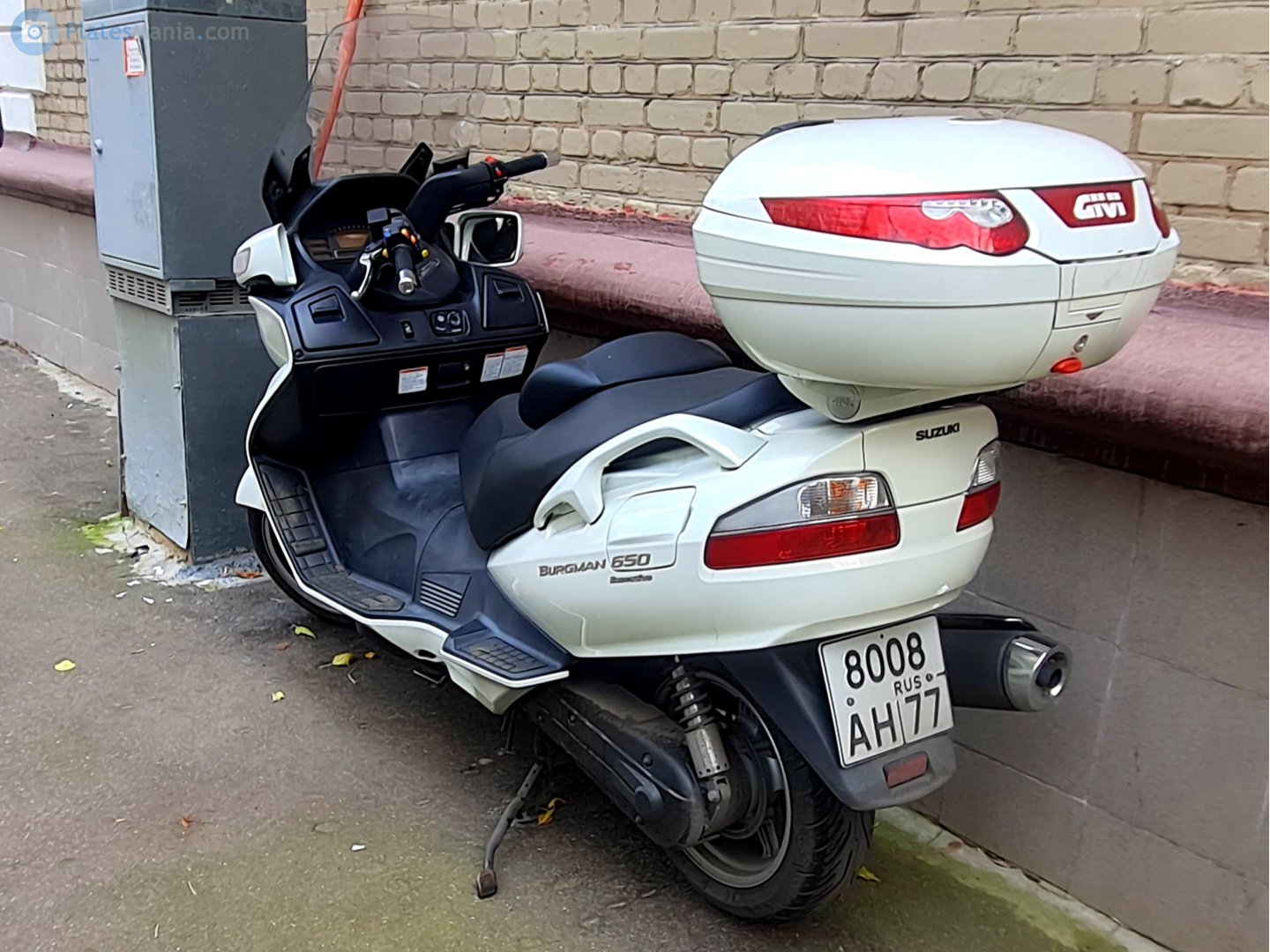 8008 ан 77, Suzuki Burgman / Skywave 1st gen 650, 2002–2012