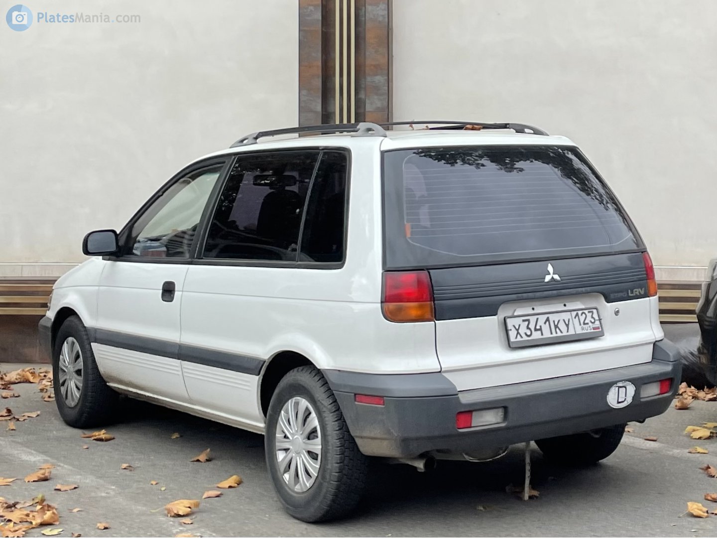 х 341 ку 123, Mitsubishi Expo 1st gen (N50/N60; NA-market), 1991–1994