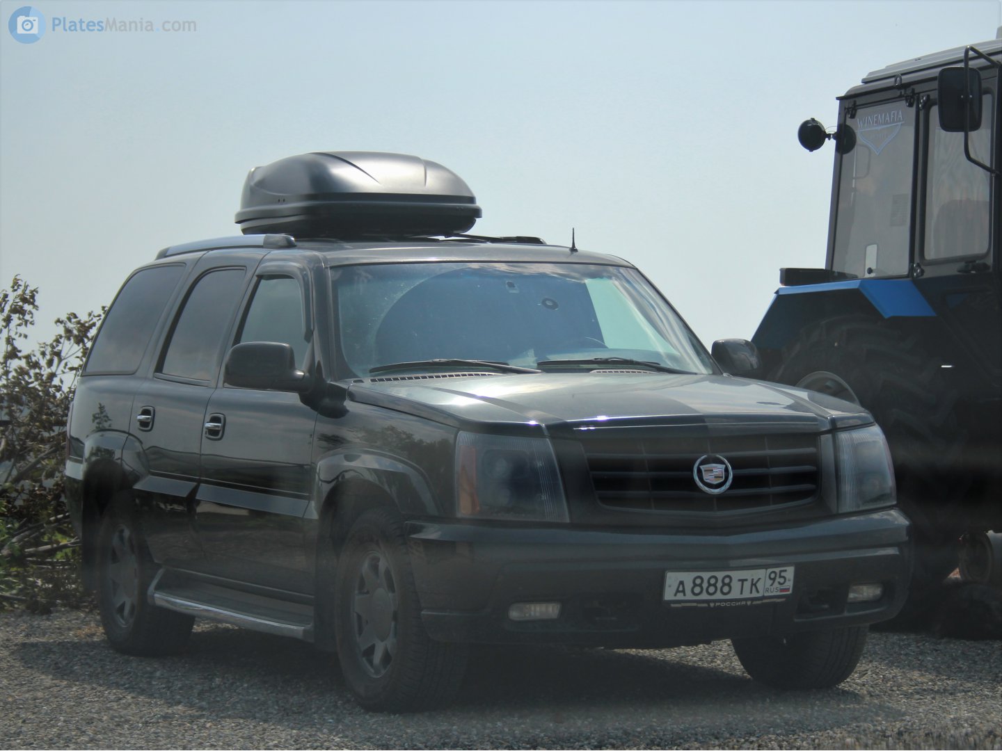 а 888 тк 95, Cadillac Escalade 2nd gen (GMT820), 2001–2006