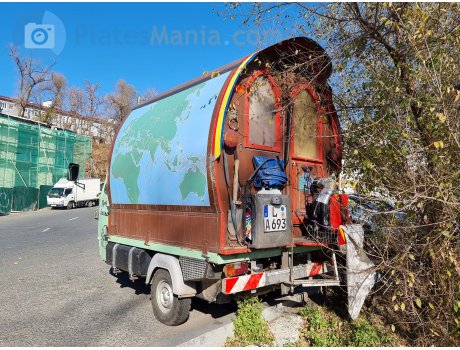 L A 693, Piaggio Ape