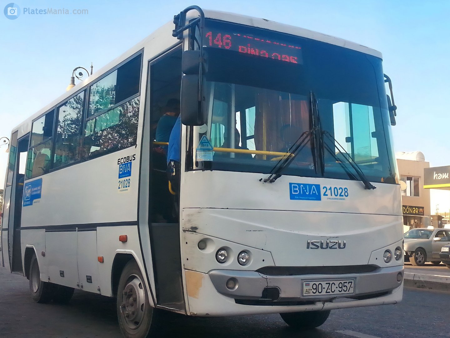 90 ZC 957, Isuzu Ecobus 