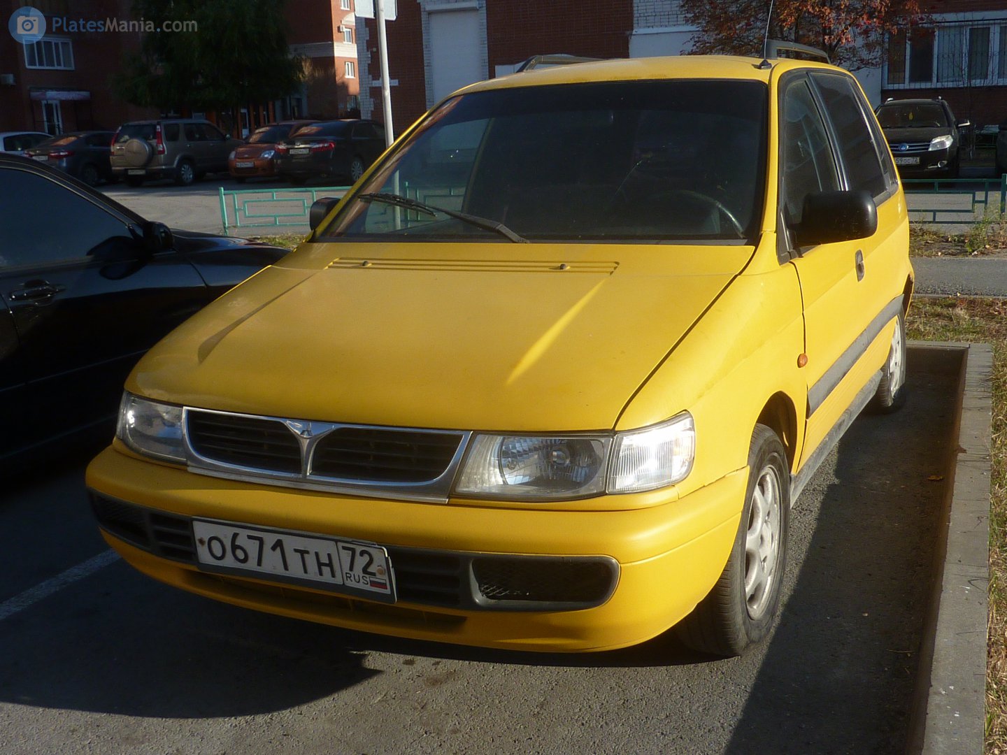 о 671 тн 72, Mitsubishi Space Runner 1st gen (N10/N20) 1991–1997