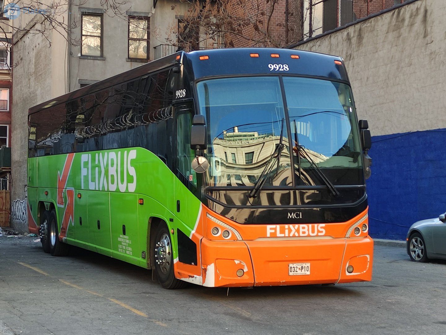 032 P10, Motor Coach Industries J-Series 