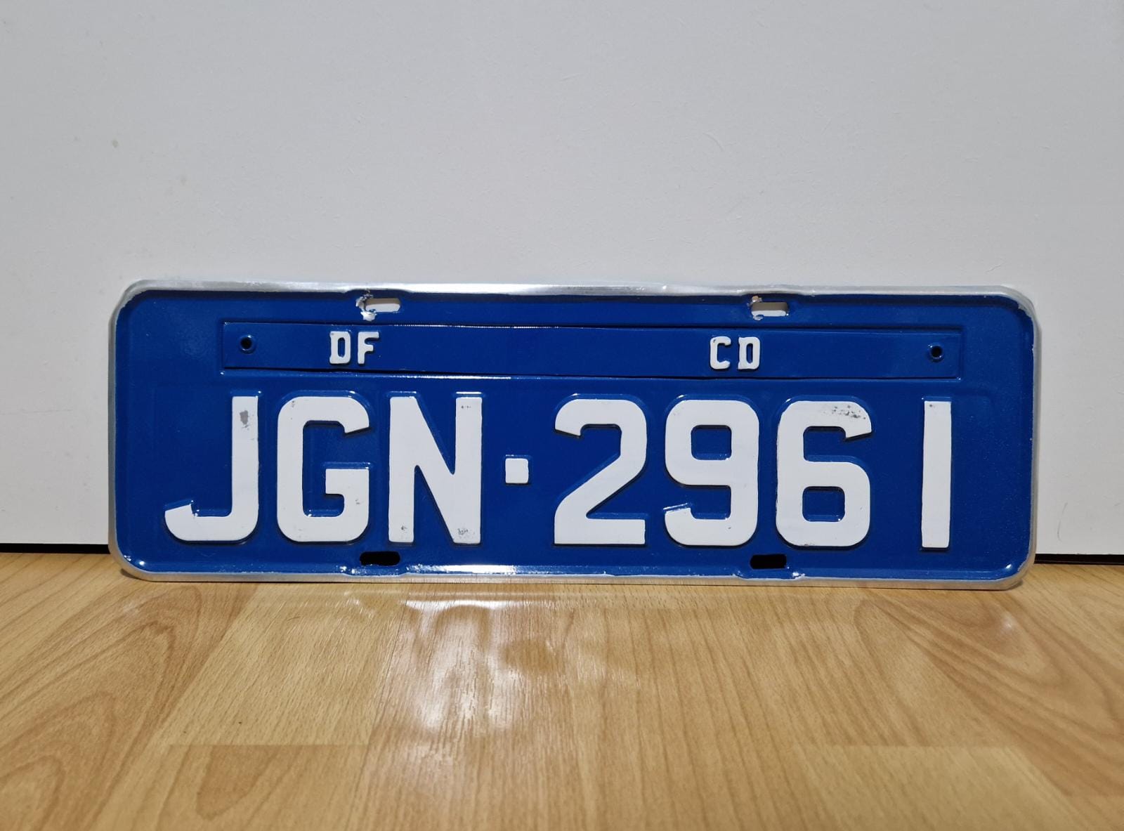 JGN-2961, License plate without vehicle 