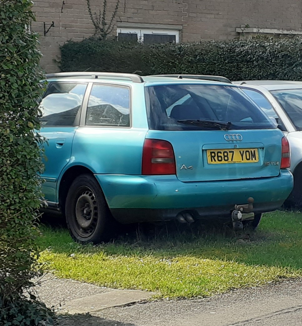 R687YOM, Audi A4 1st gen Avant (B5/8D5), 1995–2001