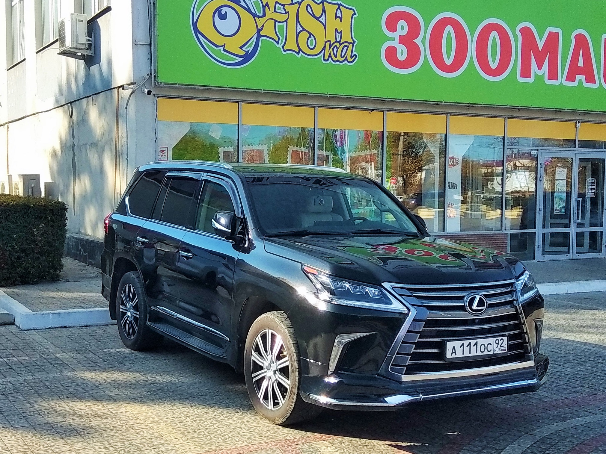 а 111 ос 92, Lexus LX 3rd gen (J200), 2nd facelift, 2015–2021