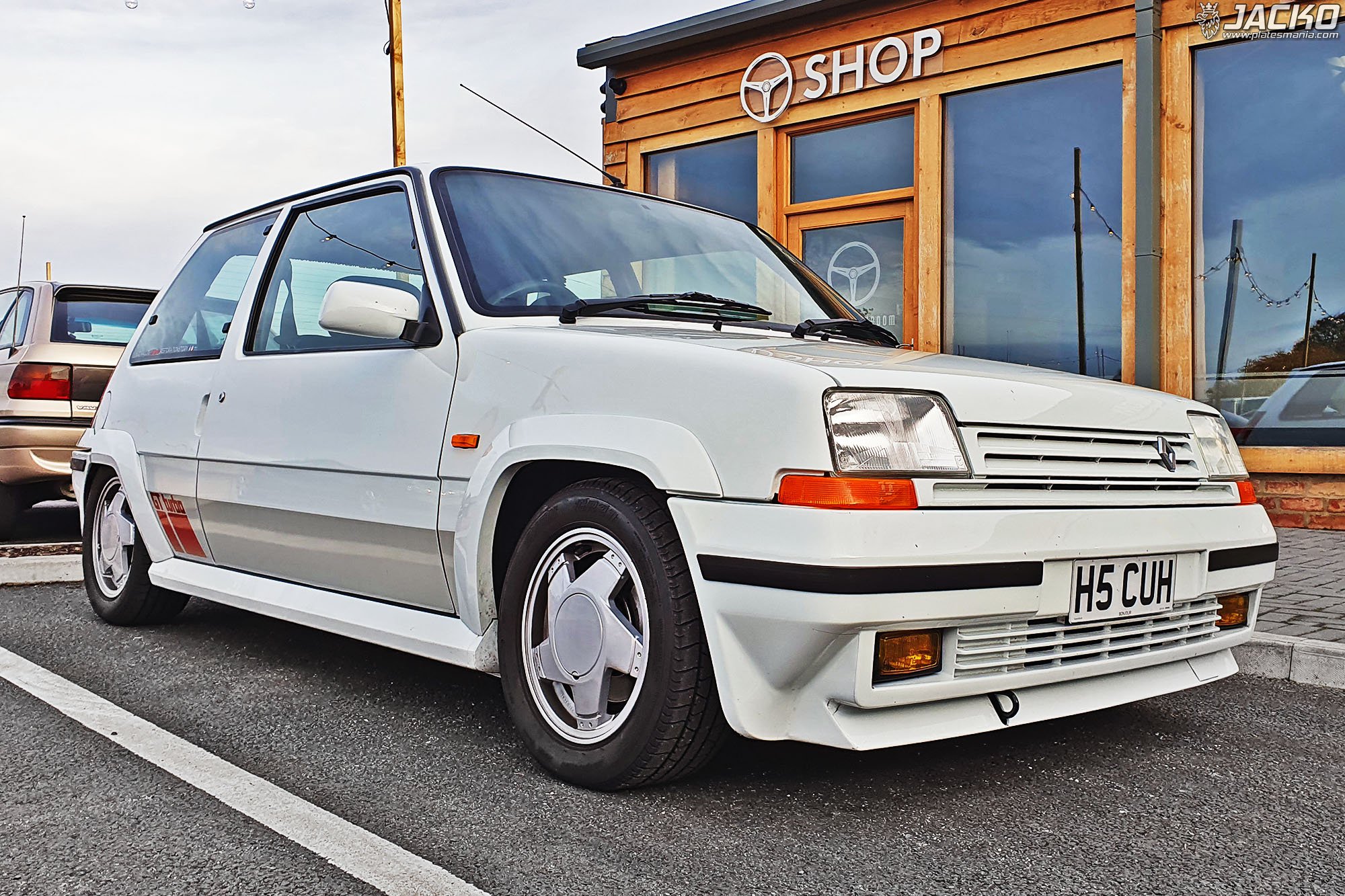 H5CUH, Renault 5 2nd gen Supercinq 3-door Hatch (C40), 1984–1996