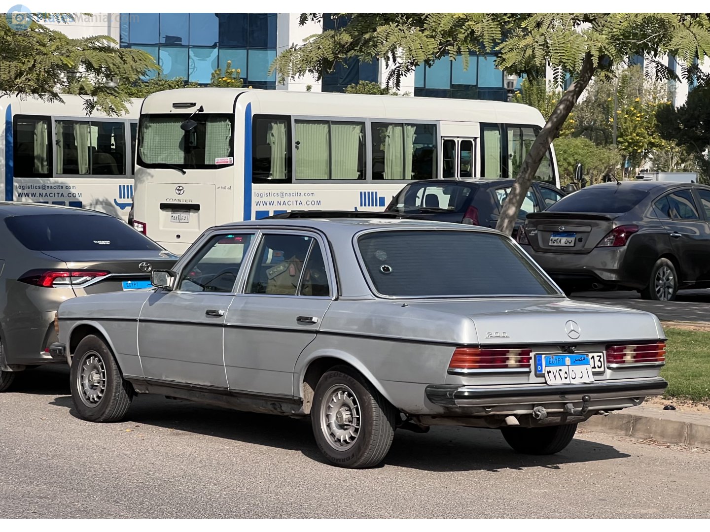 ٣٧٢٥ نرأ, Mercedes-Benz E-Klasse 200–300 Sedan (W123), 1975­–1986