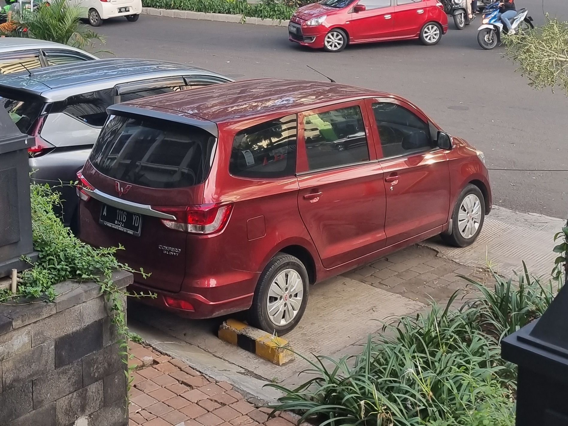 A 1116 YD, Wuling Confero 