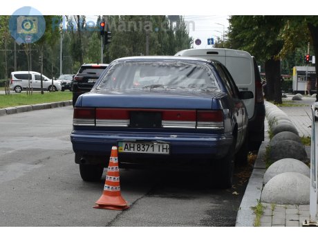 AH 8371 IH, Plymouth Acclaim