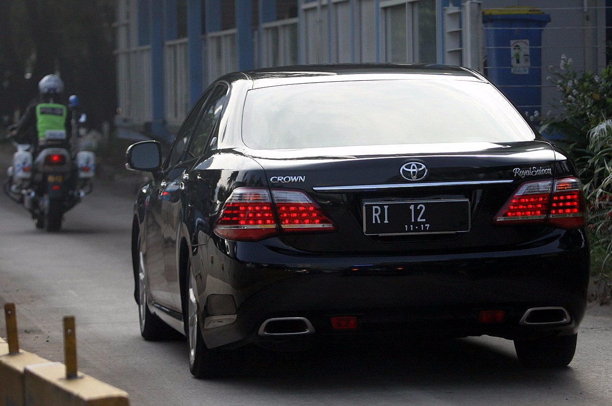 RI 12, Toyota Crown 13th gen (S200), 2008–2012  (­–2015 for CN-market)