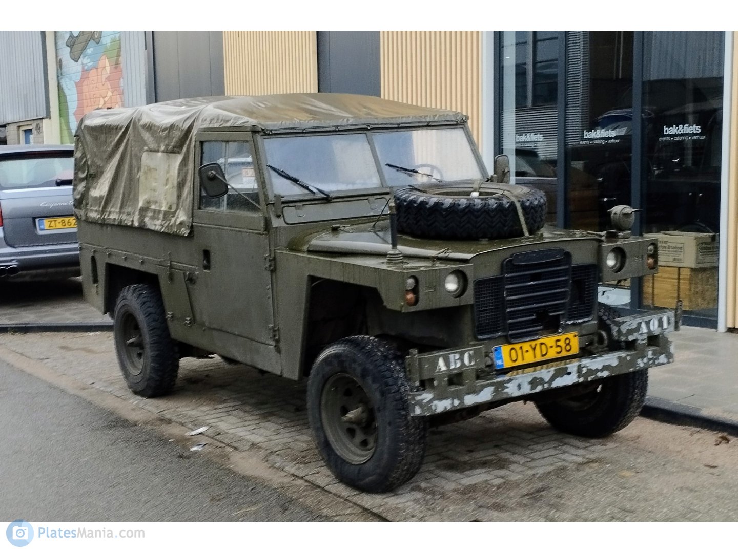 01-YD-58, Santana Land Rover 109 Militar 