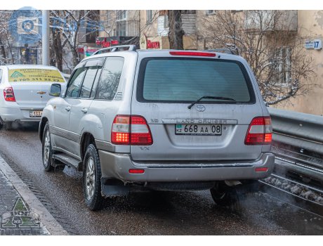 668 AA 08, Toyota Land Cruiser