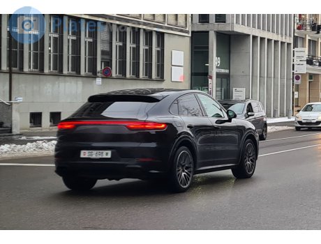 SG 698, Porsche Cayenne