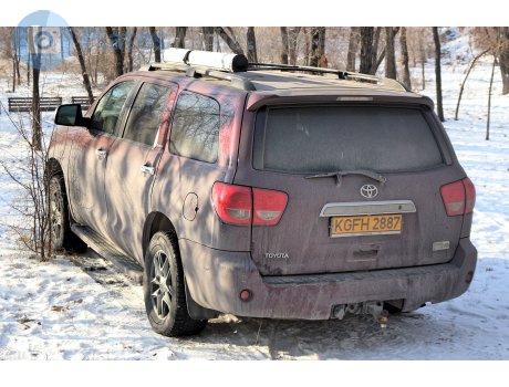 KGFH2887, Toyota Sequoia